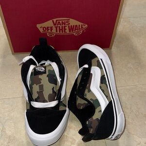 Vans NEW Size 7 Kids Black and Camouflage Sneakers Knu Skool sk8 shoes